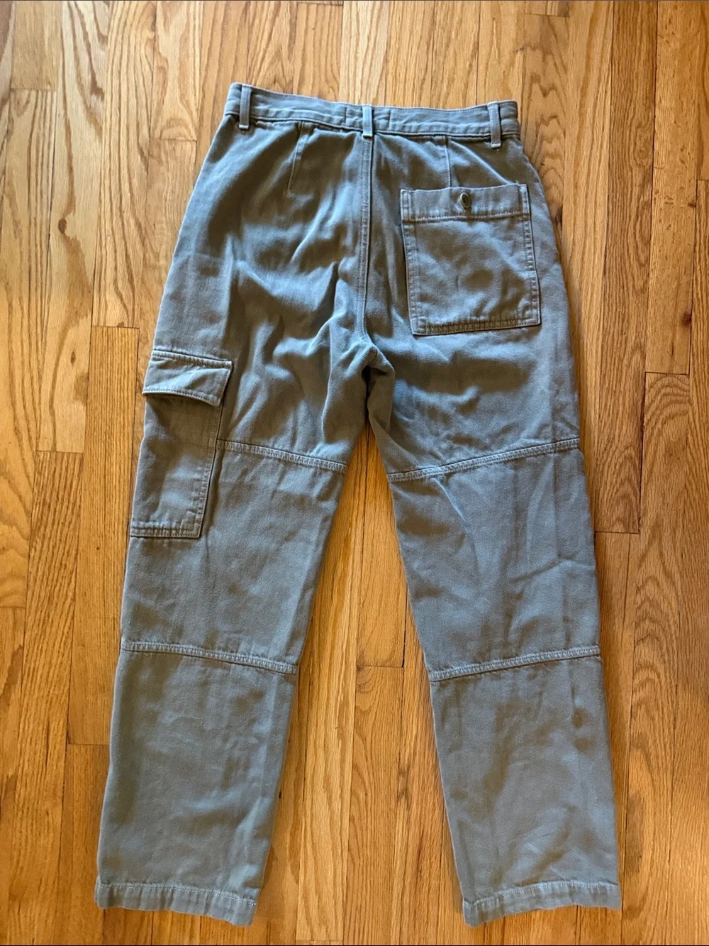 Reformation sz 26 Bailey High Rise Utility Pant in Army Green good condition